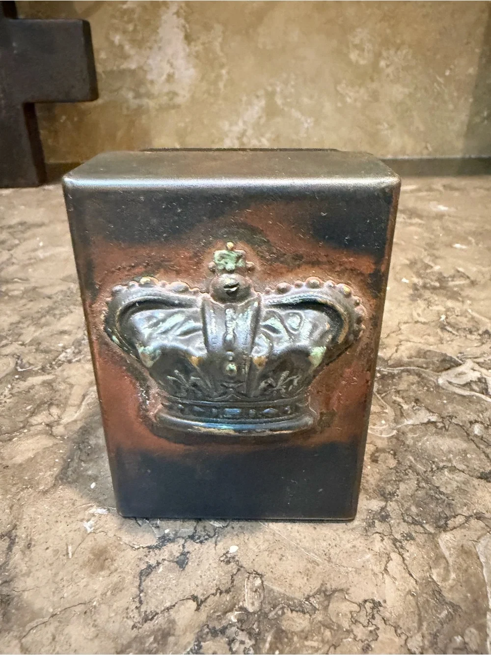 Jan Barboglio Crown box